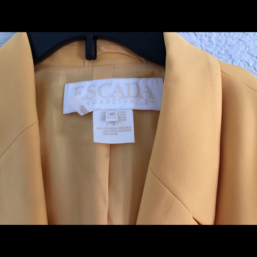 Escada Jacket - Picture 2 of 6